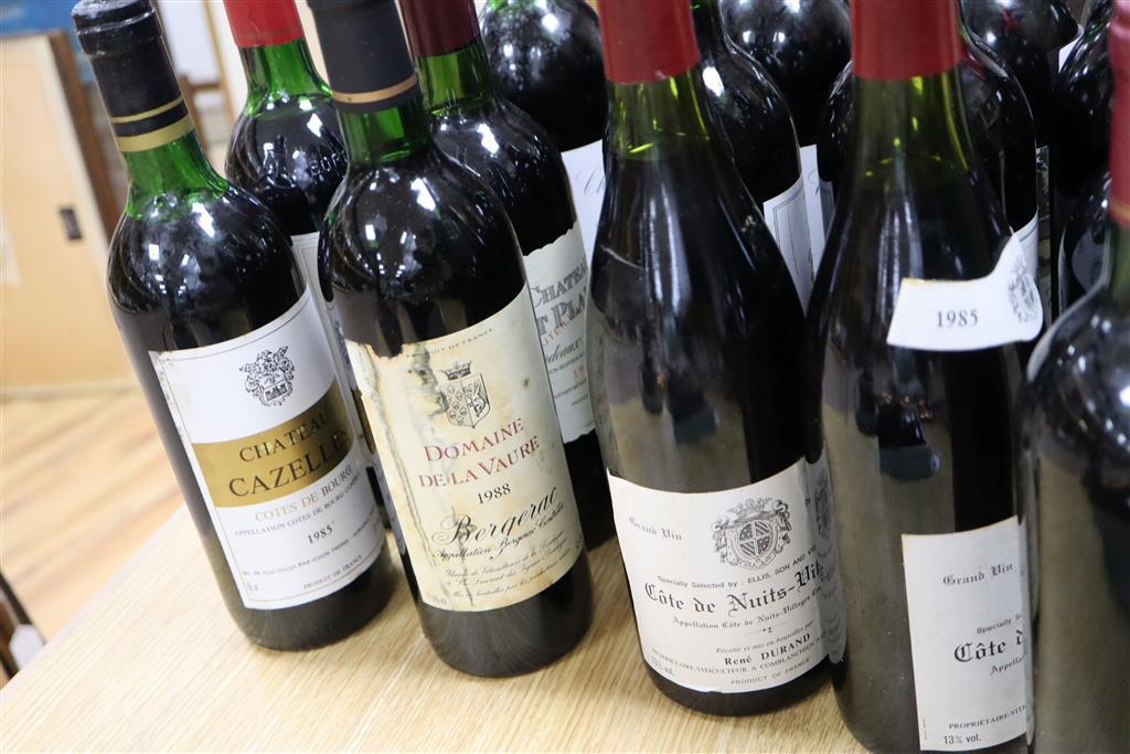 Fifteen assorted bottles of mainly Bordeaux red wines,